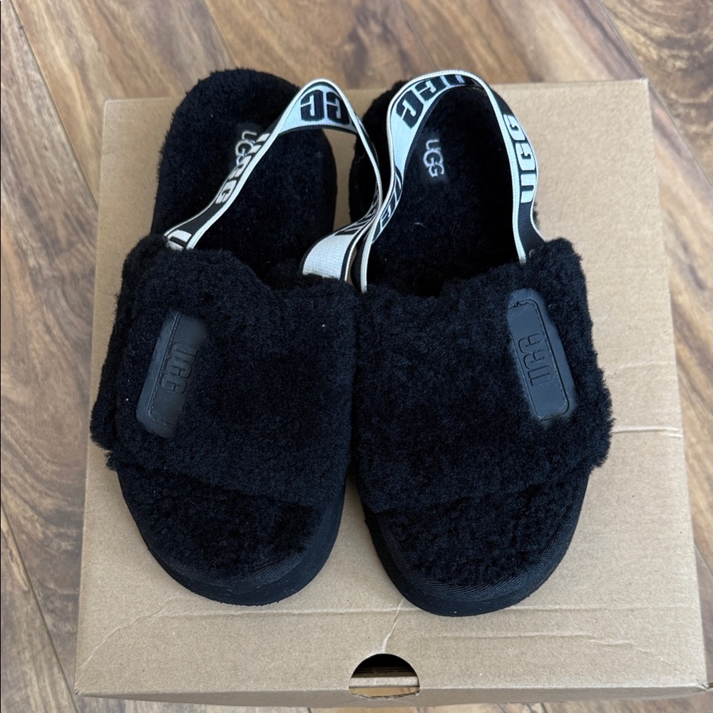UGG Black Fuzz Slingback Slide - Cozy Slip-On size 6